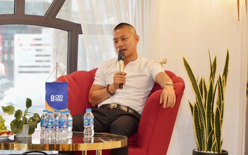 Chủ tịch HĐQT Công ty cổ phần thời trang nam Lê Xuân Tùng chia sẻ tại sự kiện.