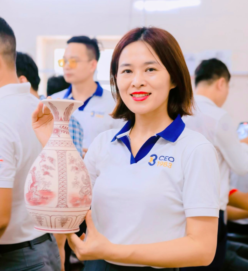 CEO Lê Dung đã và đang nỗ lực cống hiến để giúp doanh nghiệp Việt "hóa rồng"