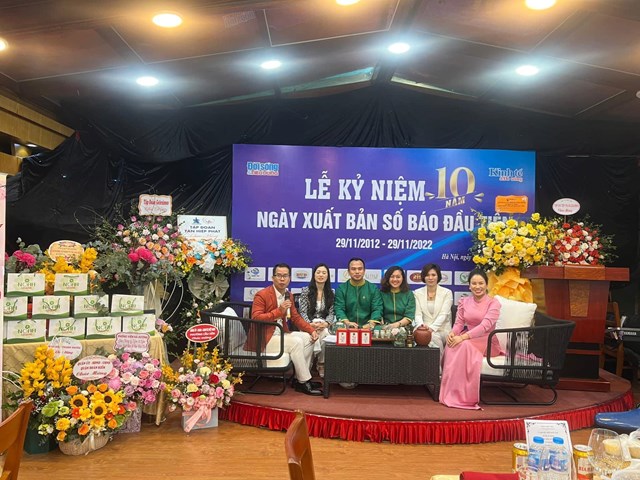 CEO Trà Việt Tú tham gia hoạt động nhân Lễ kỷ niệm 10 năm Ngày xuất bản số Báo đầu tiên.